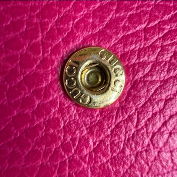Authentic Gucci Pink Leather Card & Key Holder - Picture 2 of 5